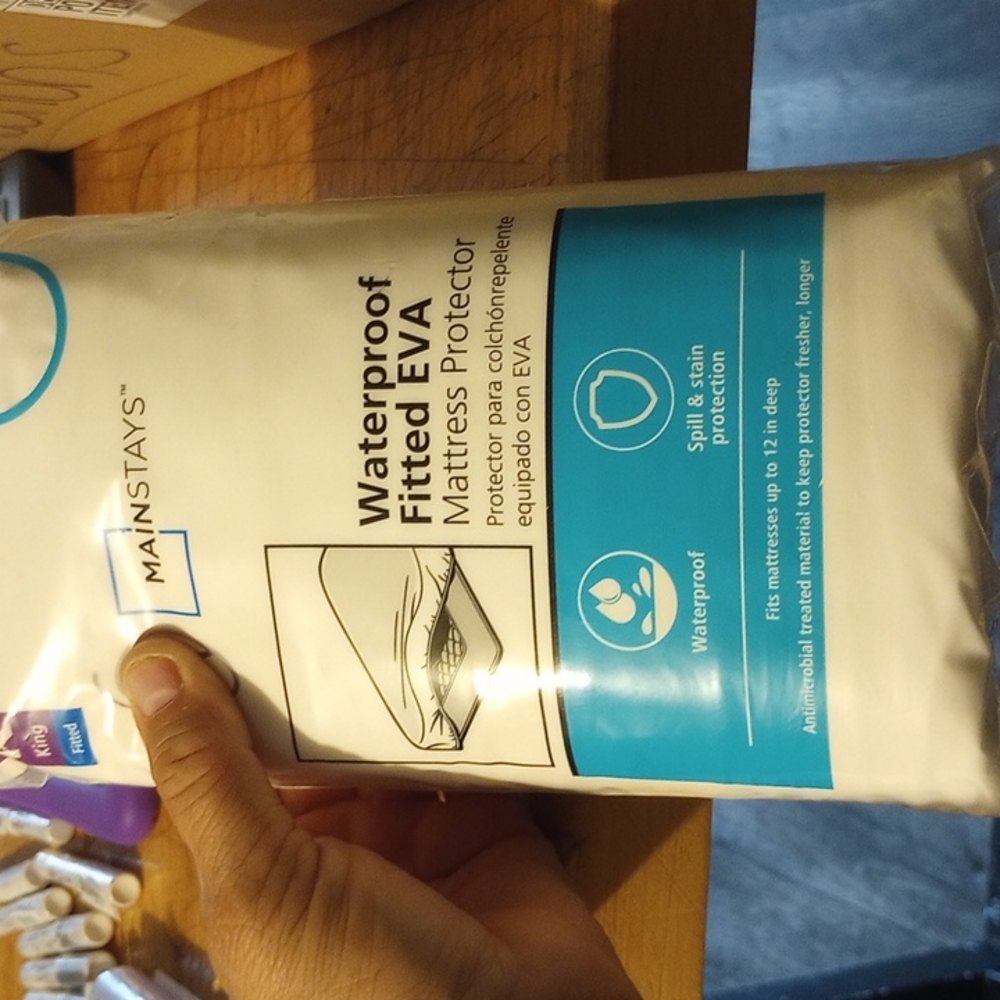 Waterproof fitted EVA mattress protector
